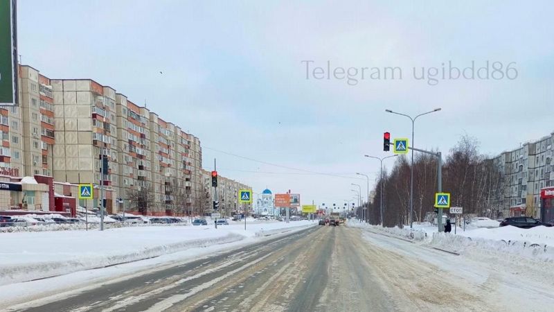 Трагедия на дороге: в Сургуте водитель проигнорировал красный свет и сбил ребенка