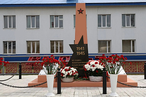 В Сургуте открыли первый обелиск в память о воинах-железнодорожниках