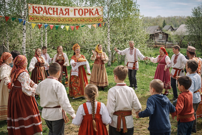 Красная горка в Сургуте: 11 тысяч жителей встретили весну народными гуляниями