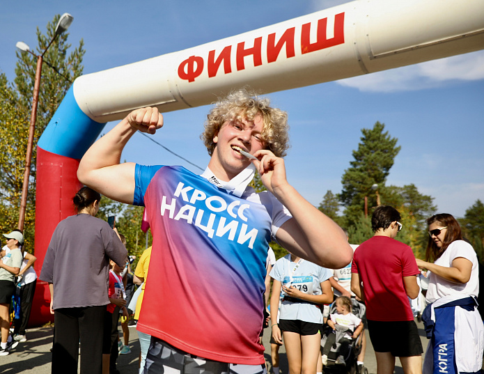 Спорт объединяет: более 500 жителей Сургутского района вышли на старт «Кросса нации»